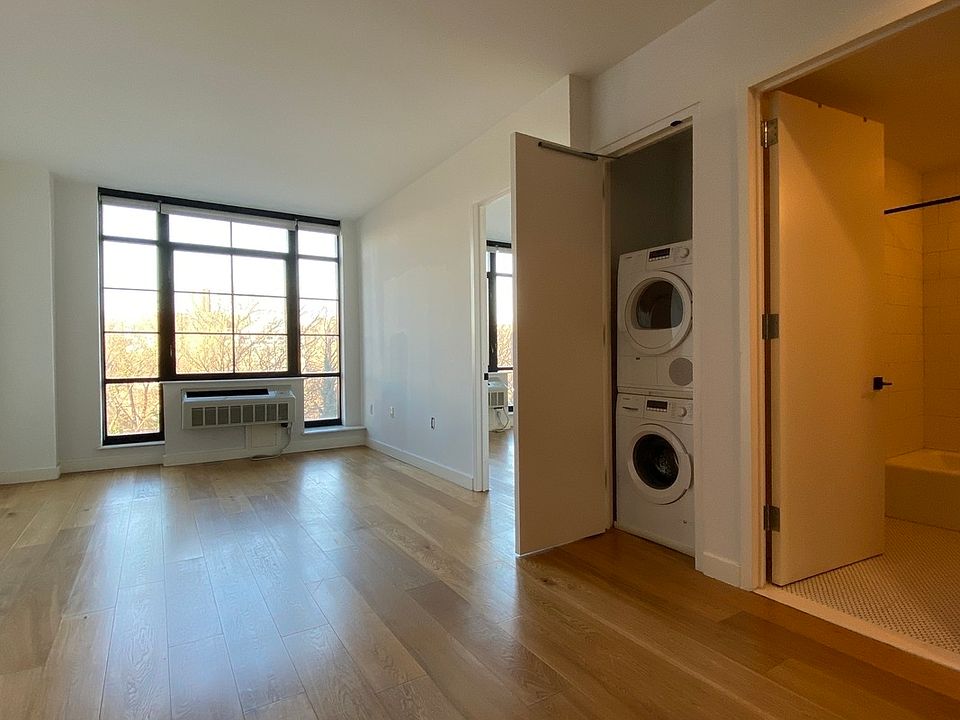 1st image of 180 Nassau St APT 6H