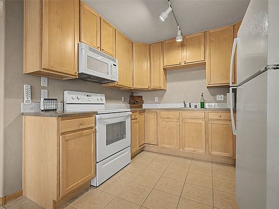 4th image of 100 Wildernest Court UNIT 203C