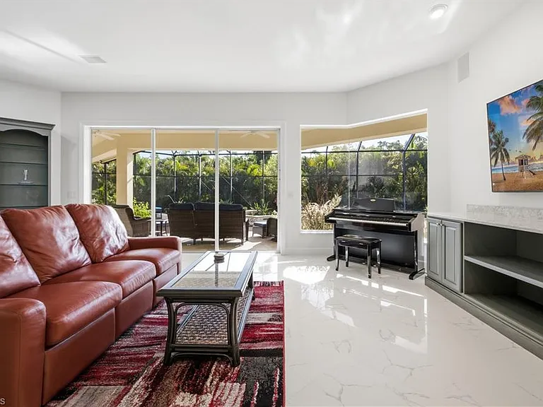 27231 Lakeway Ct — Photo 9