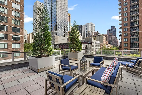 Rented by R New York | media 6