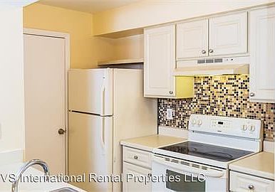 3rd image of 3024 Parkway Blvd APT 203