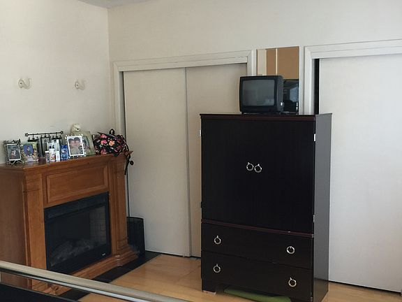5th image of 2833 W 31st St