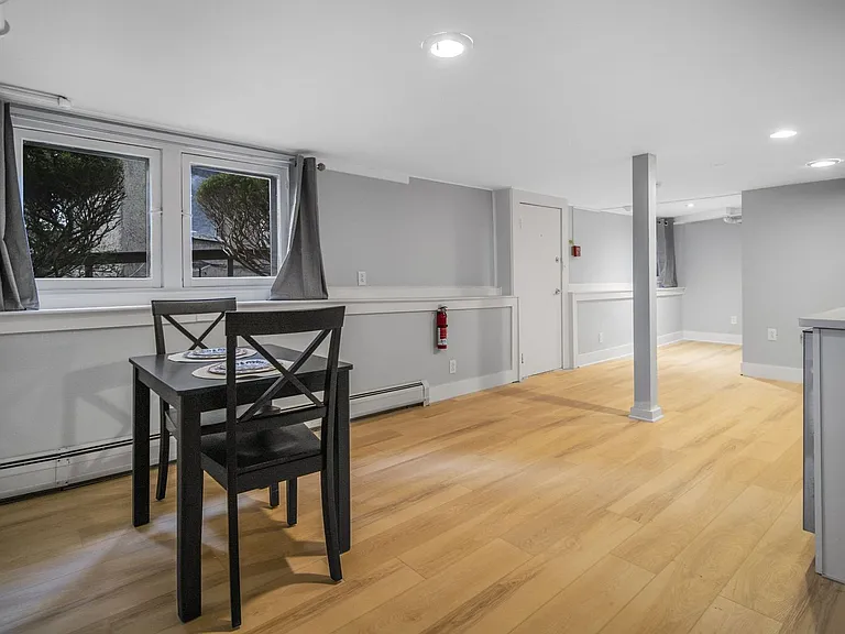 104 Harvard Pl — Photo 39