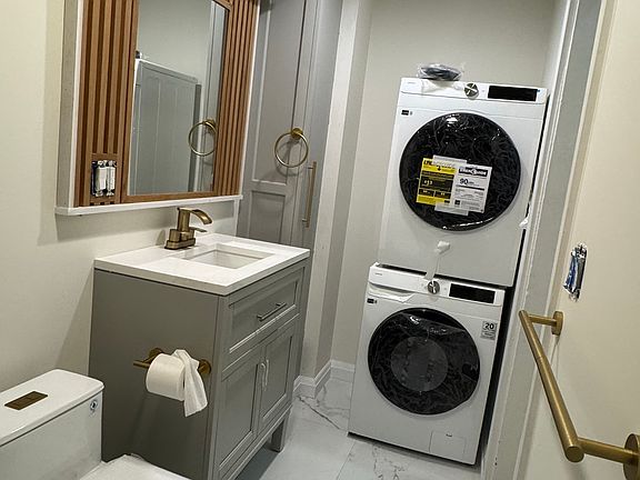 4th image of 229 Saratoga St #2