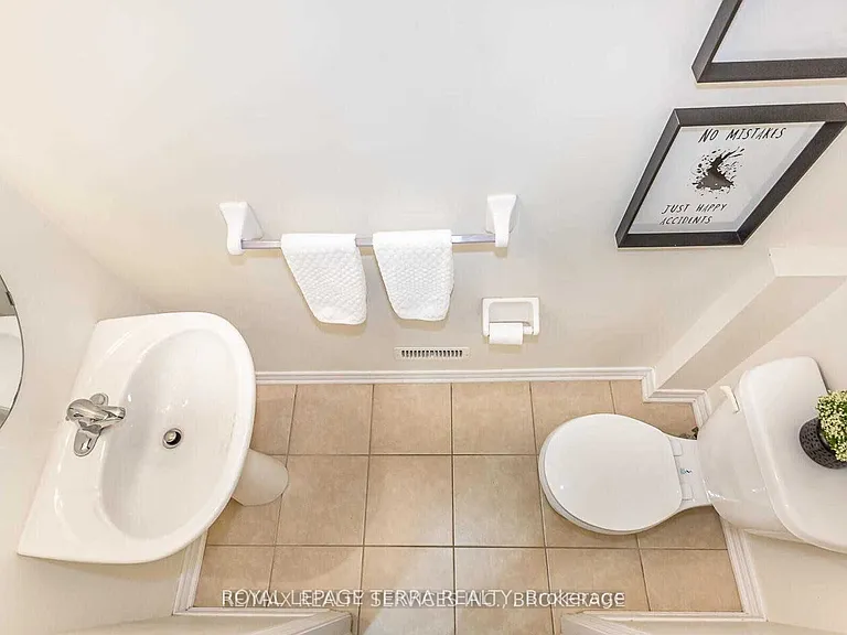 9 Chesterwood Cres — Photo 8