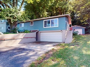 689 E Lake Blvd, Winona, MN 55987
