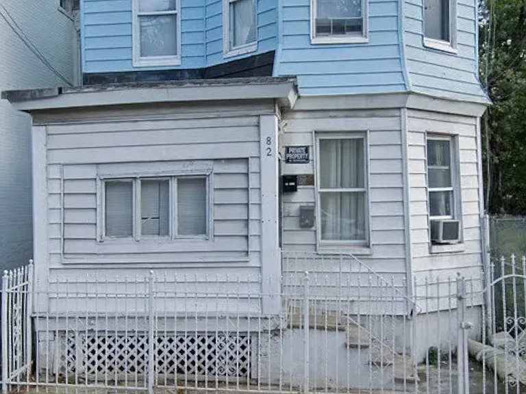 82 S 14th St #2 — Photo 2