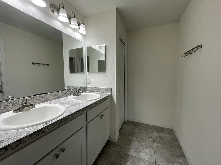 16958 SW 20th Court Rd — Photo 20