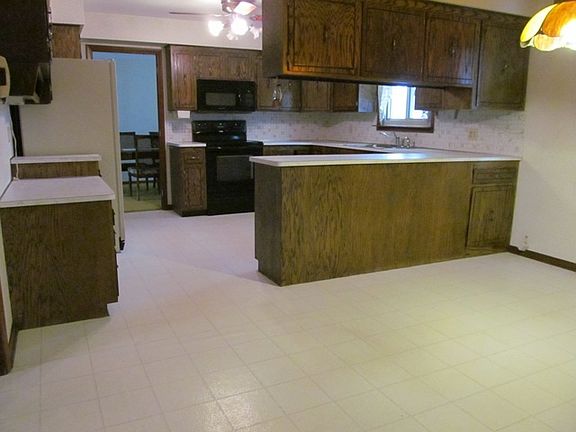 2nd image of 7217 Craigmere Dr
