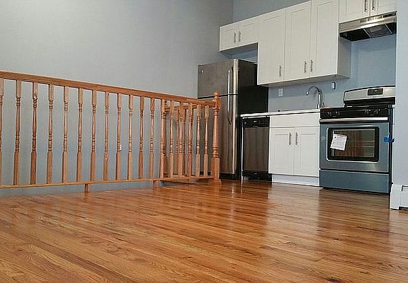 3rd image of 1616 Sterling Pl #1A
