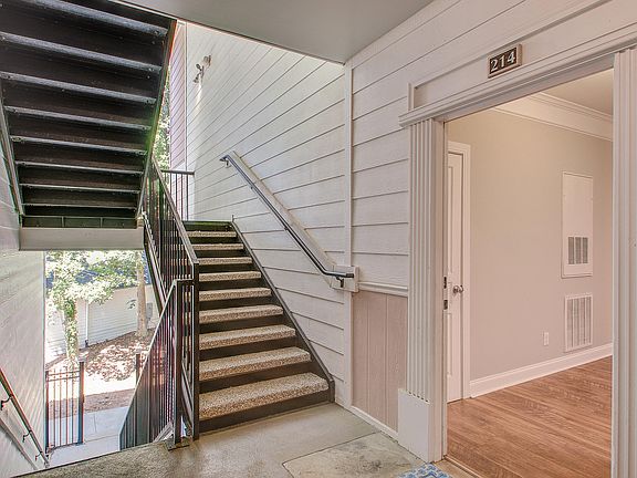 3rd image of 1025 Riverland Woods Pl APT 214