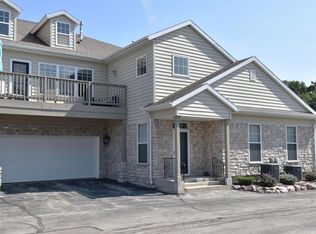 N16W26460 Meadowgrass Cir UNIT D, Pewaukee, WI 53072