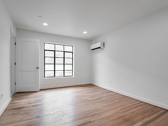 4th image of 1312 N Francis Ave #10