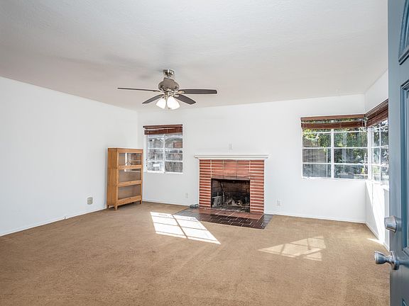 5th image of 727 W Yale Ave