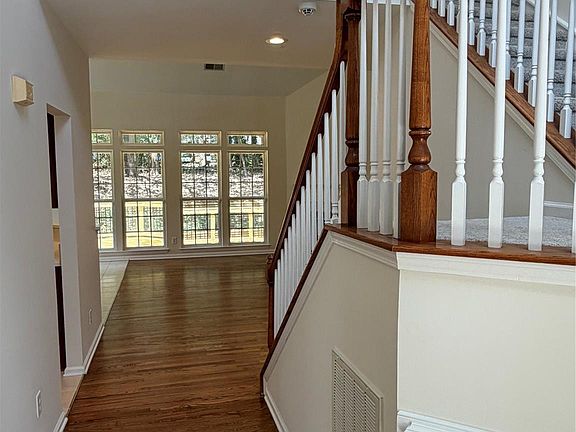 3rd image of 2334 Oberwood Dr