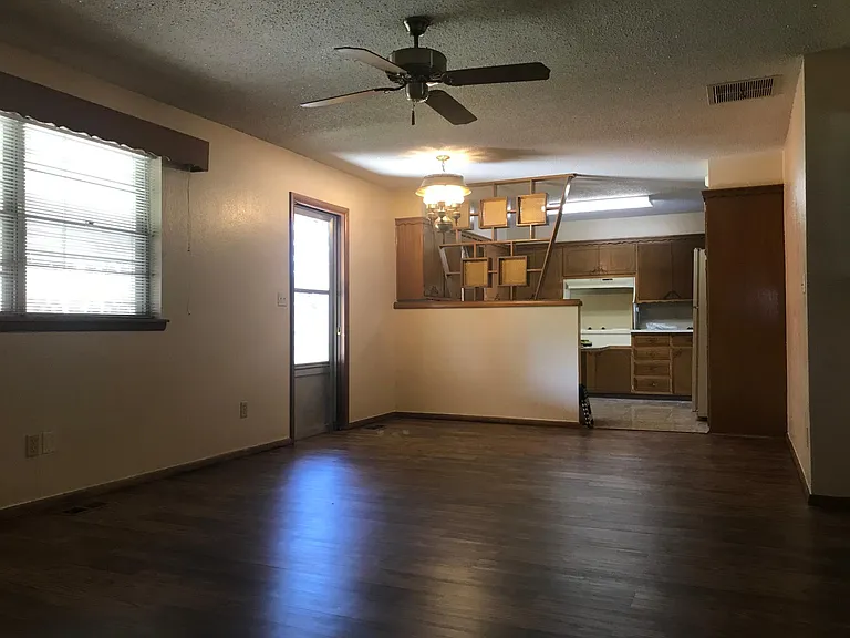7105 S Linn Ave — Photo 6