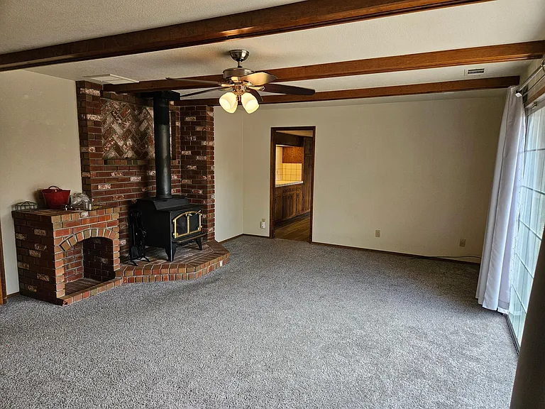 20351 Greenview Dr — Photo 5