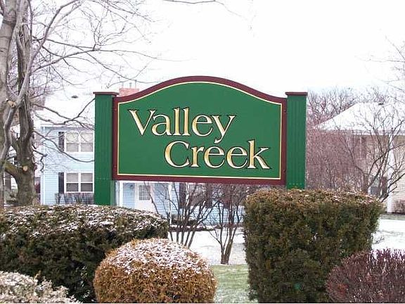 2nd image of 30 Falcon Ln E