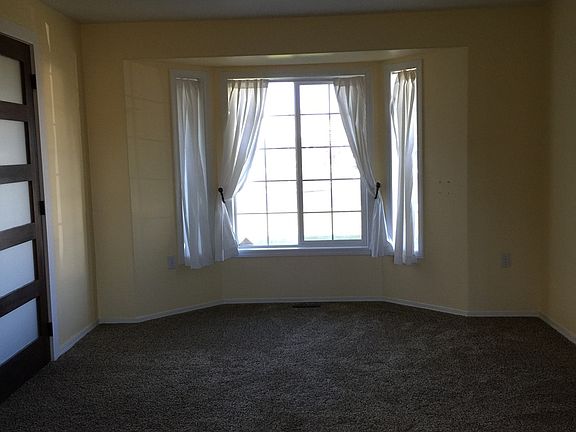 3rd image of 1051 S Lakeland Dr