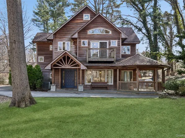 85 Cove Road, Oyster Bay Cove, NY 11771