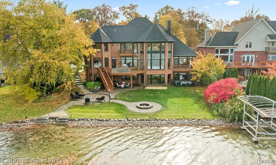 1st image of 8579 Pine Cove Dr
