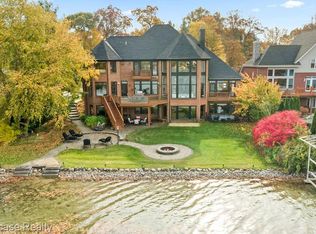 8579 Pine Cove Dr, Commerce Township, MI