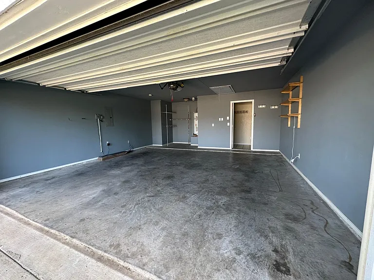 1610 Morrow Ln — Photo 14