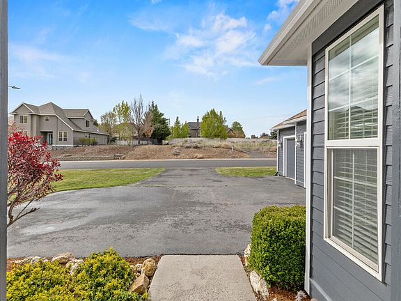 4th image of 1713 Harmony Ln