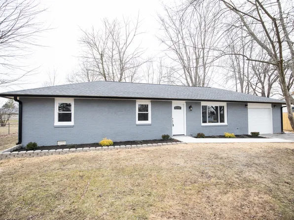 121 Wood Ln, Versailles, IN 47042