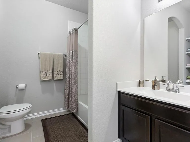 8045 Arezzo Dr — Photo 16