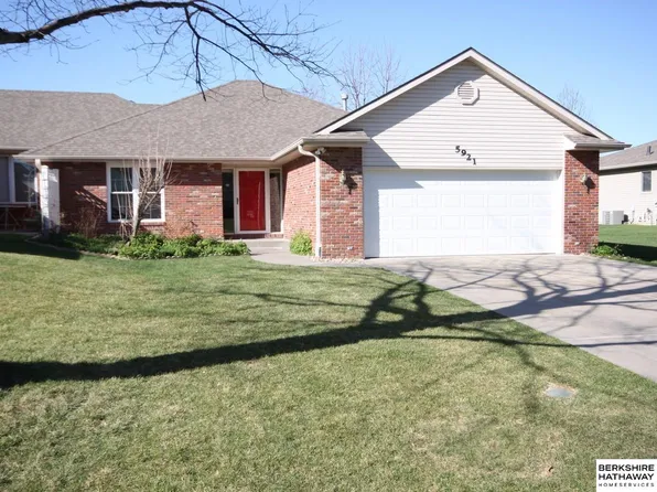 5921 Berkeley Dr, Lincoln, NE 68512