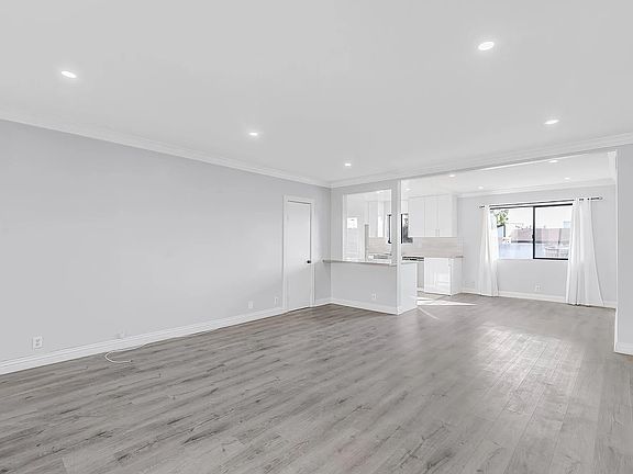 5th image of 11661 Montana Ave APT 10