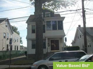 24 Bayview Ave, Newark, NJ 07112