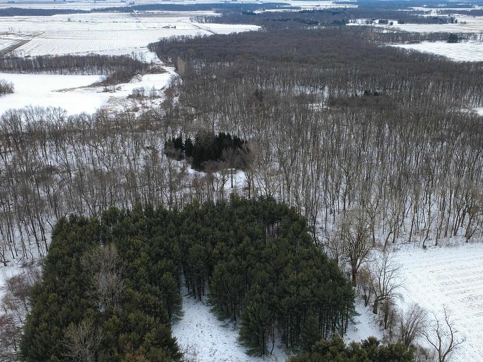 1st image of 900 SE County Rd