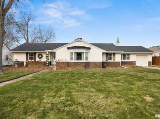 3303 N Avalon Pl, Peoria, IL 61604
