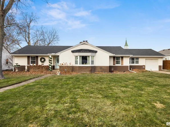 3303 N Avalon Pl, Peoria, IL 61604