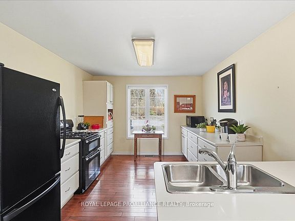 5th image of 52 Horace Ave
