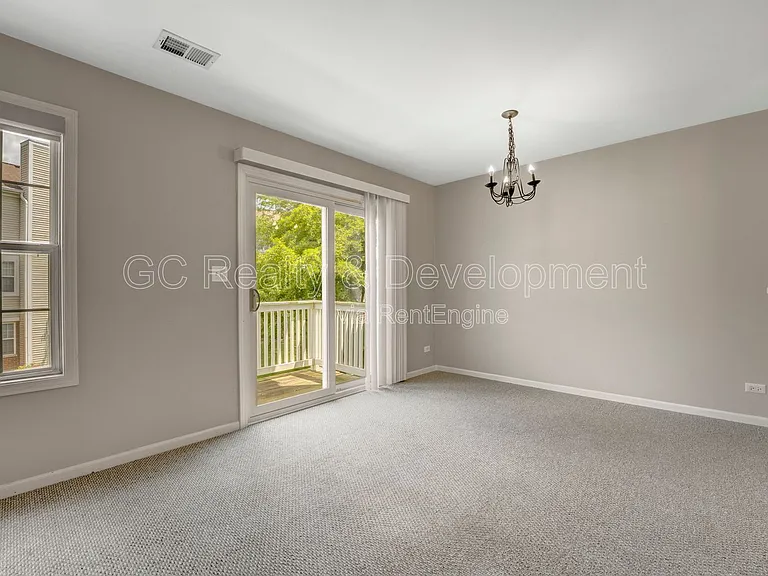 293 Regal Ct — Photo 6