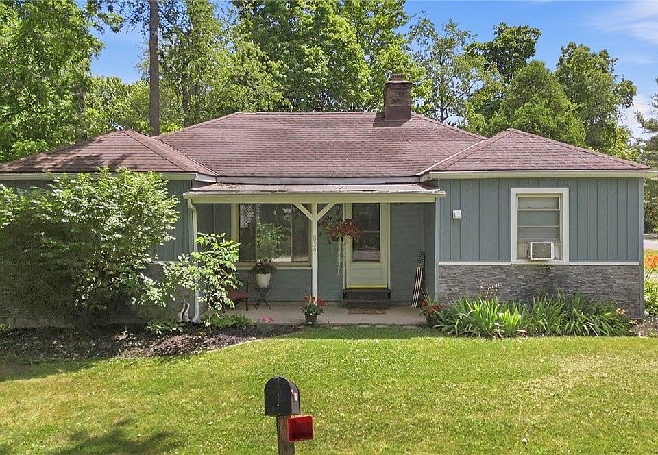 1st image of 829 Lake Dr