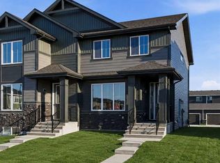 235 N Waterford Hts, Chestermere, AB T1X2P7