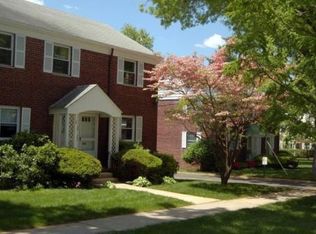 37 Manor Dr, Red Bank, NJ 07701