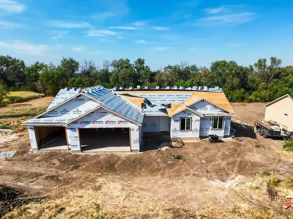 2880 E Ofelia St, Valley Center, KS 67147