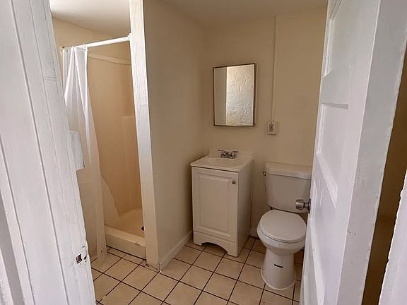 5th image of 835 W Main St APT C3