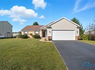 7709 Fountain Dr, Holland, OH 43528
