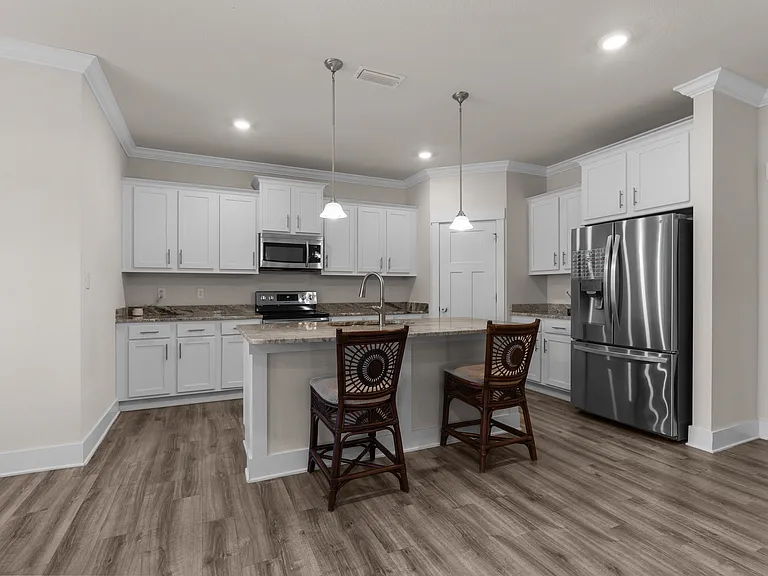1048 Pheasant Cir — Photo 12