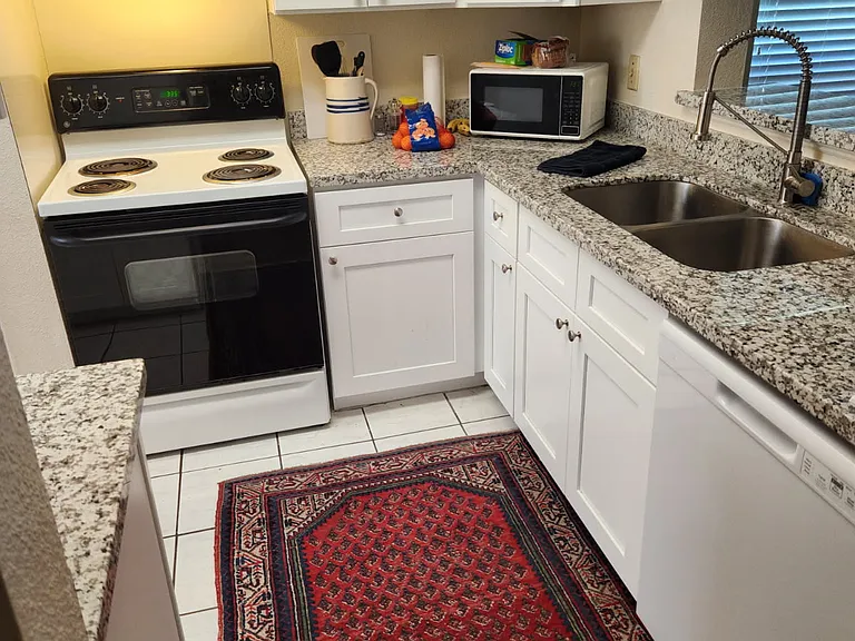 8020 Braesmain Dr — Photo 5