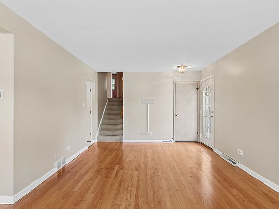 4th image of 9352 S 82nd Ct