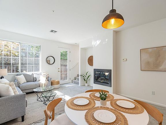4th image of 1021 Warren Drive