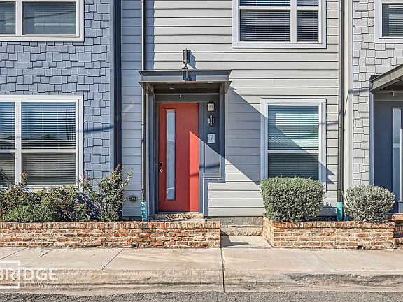 3rd image of 301 Lamar St #7