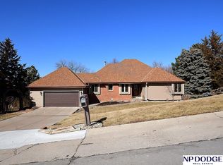 22132 Riverside Dr, Elkhorn, NE 68022